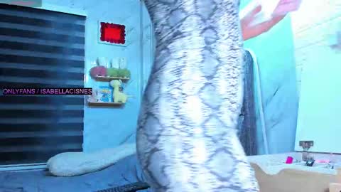 Snapshot of sweet_tits2 chatting on 10-15-25, 03:56 Isabella online show from 10-15-25, 03:56