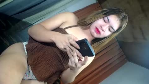 Snapshot of sweet_trexie chatting on 06-12-26, 10:52 sweet_trexie online show from 06-12-26, 10:52