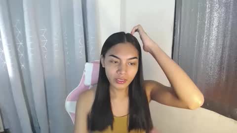 Snapshot of sweet_trishaxx chatting on 10-13-25, 12:16 Trisha online show from 10-13-25, 12:16