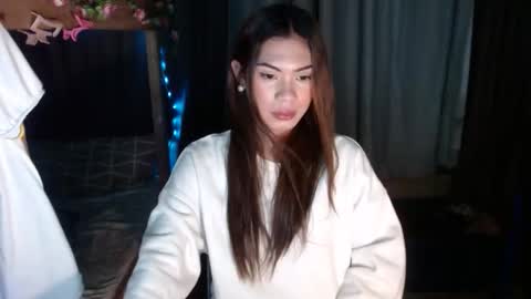 sweet_vell online show from 04-23-26, 11:20