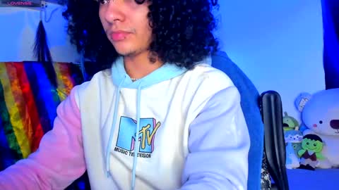 Steven independent model online show from 02-07-25, 06:24