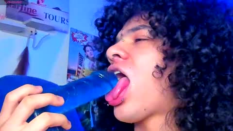 Steven independent model online show from 02-10-25, 04:47