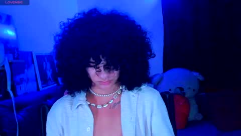 Steven independent model online show from 02-26-25, 08:48