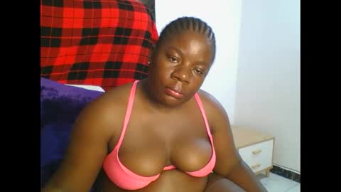Snapshot of sweetafricangal chatting on 01-12-25, 05:22 NASHA online show from 01-12-25, 05:22
