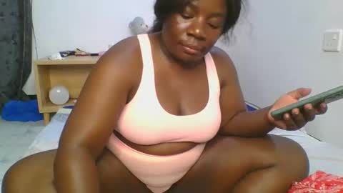 Snapshot of sweetafricangal chatting on 01-18-25, 09:02 NASHA online show from 01-18-25, 09:02