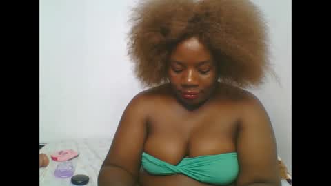 Snapshot of sweetafricangal chatting on 02-23-25, 02:07 NASHA online show from 02-23-25, 02:07