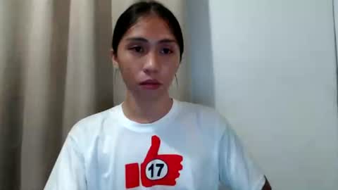 Snapshot of sweetasiancolleen chatting on 06-26-26, 03:27 colleen online show from 06-26-26, 03:27