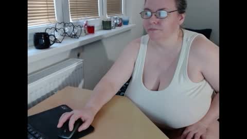 Sweetboobs85h online show from 02-07-25, 12:28