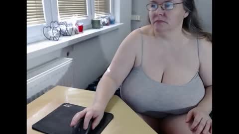 Sweetboobs85h online show from 03-05-25, 07:16