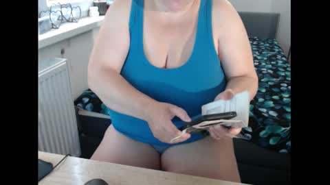 Sweetboobs85h online show from 10-01-25, 07:47