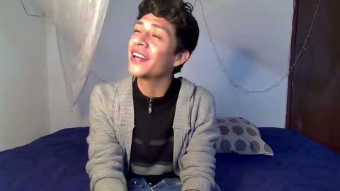 Snapshot of sweetc4meron chatting on 02-15-25, 06:33 Cameron Alejandro online show from 02-15-25, 06:33