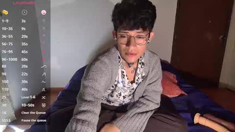 Snapshot of sweetc4meron chatting on 10-31-25, 08:37 Cameron Alejandro online show from 10-31-25, 08:37