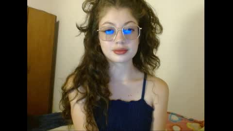 sweetcalm_ online show from 05-17-26, 04:21