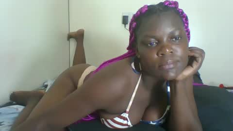 Snapshot of sweetdarkskin chatting on 02-11-25, 11:01 CLARIS online show from 02-11-25, 11:01