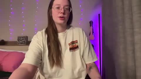 Snapshot of sweetdee222x chatting on 12-05-24, 04:09 Delilah Samson online show from 12-05-24, 04:09