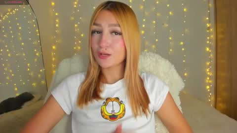 Snapshot of sweetdestiny_ chatting on 05-25-26, 05:13 natalia online show from 05-25-26, 05:13