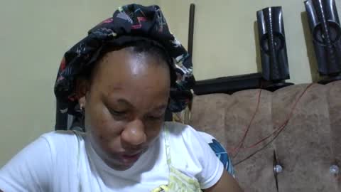 Snapshot of sweetdiva2012 chatting on 10-12-25, 02:10 sweetdiva2012 online show from 10-12-25, 02:10