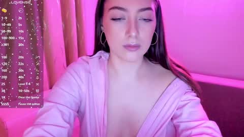 Snapshot of sweetevee_ chatting on 02-25-26, 09:02 SweetEve online show from 02-25-26, 09:02