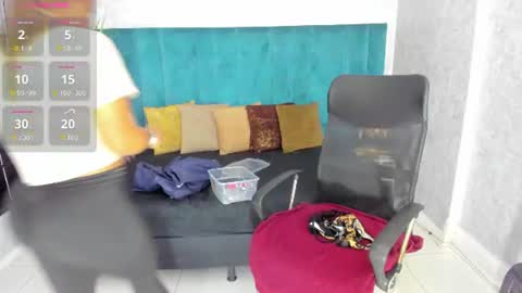 Snapshot of sweetfabianaxl chatting on 06-27-26, 05:40 Fabiana online show from 06-27-26, 05:40