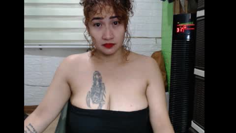 Snapshot of sweetgemini23 chatting on 11-24-25, 03:23 Jean online show from 11-24-25, 03:23