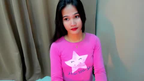 sweetgirl_latina143 online show from 09-15-25, 05:40