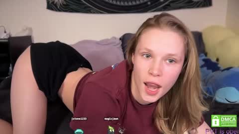 Snapshot of sweetgracee chatting on 11-08-25, 04:12 sweetgracee online show from 11-08-25, 04:12