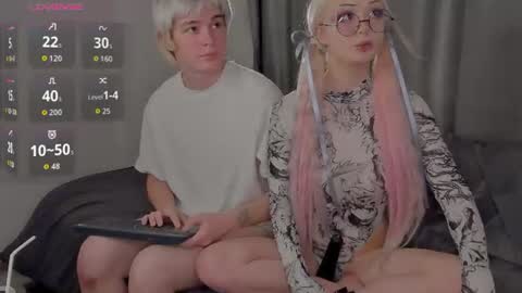 Snapshot of sweethearts_friends chatting on 07-20-26, 06:32 sweethearts_friends online show from 07-20-26, 06:32