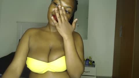 Snapshot of sweetice_01 chatting on 01-14-25, 06:17 euny online show from 01-14-25, 06:17