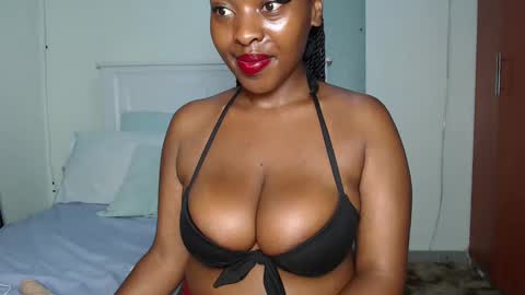 Snapshot of sweetice_01 chatting on 03-01-25, 06:32 euny online show from 03-01-25, 06:32