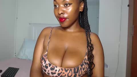 Snapshot of sweetice_01 chatting on 03-08-25, 06:47 euny online show from 03-08-25, 06:47