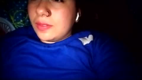 Snapshot of sweetie__annie chatting on 12-12-24, 04:48 Ana Mara i cant Make noise My family is here online show from 12-12-24, 04:48