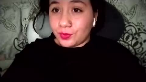 Snapshot of sweetie__annie chatting on 02-23-25, 04:28 Ana Mara i cant Make noise My family is here online show from 02-23-25, 04:28