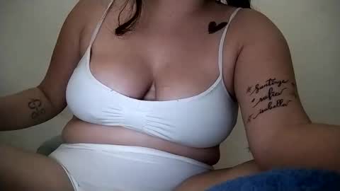 Ana Mara  i cant Make noise My family is here  online show from 10-16-25, 05:19