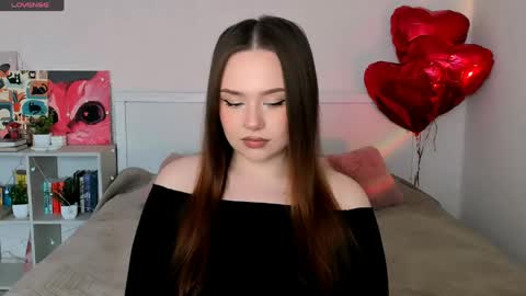 Hannah online show from 06-11-26, 02:37