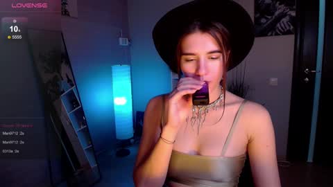 Snapshot of sweetie_catt chatting on 02-11-25, 12:27 sweetie_catt online show from 02-11-25, 12:27
