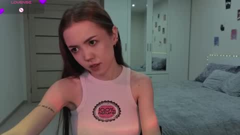 sweetieee_kira online show from 06-09-26, 03:18