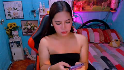 Nicole online show from 02-02-25, 10:02