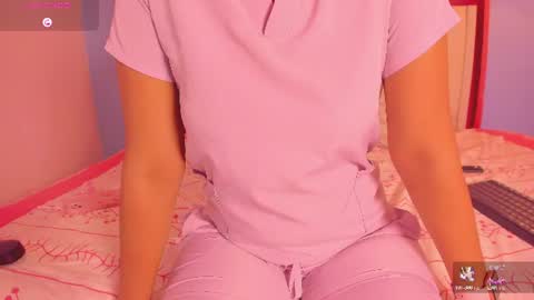Snapshot of sweetkimmie_ chatting on 06-17-26, 12:29 Isabel online show from 06-17-26, 12:29