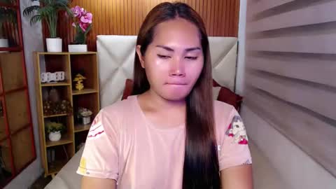 Snapshot of sweetladyboyx chatting on 04-26-26, 12:14 online show from 04-26-26, 12:14