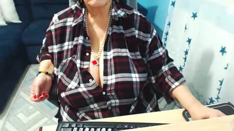 Snapshot of sweetladyrebeka chatting on 02-16-25, 04:21 Rebeka online show from 02-16-25, 04:21