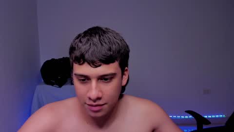 Snapshot of sweetlian_04 chatting on 12-21-24, 01:36 Lian online show from 12-21-24, 01:36