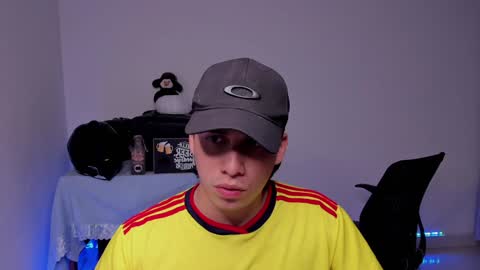 Snapshot of sweetlian_04 chatting on 12-22-24, 01:12 Lian online show from 12-22-24, 01:12