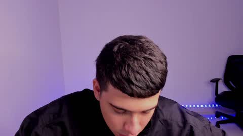 Snapshot of sweetlian_04 chatting on 01-13-25, 05:23 Lian online show from 01-13-25, 05:23