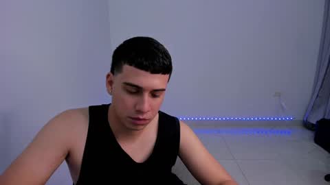 Snapshot of sweetlian_04 chatting on 01-25-25, 12:17 Lian online show from 01-25-25, 12:17