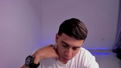 Snapshot of sweetlian_04 chatting on 01-27-25, 06:30 Lian online show from 01-27-25, 06:30