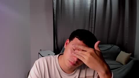 Snapshot of sweetlian_04 chatting on 02-22-25, 05:23 Lian online show from 02-22-25, 05:23