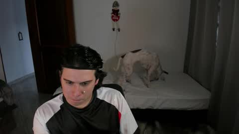 Snapshot of sweetlian_04 chatting on 11-12-25, 05:35 Lian online show from 11-12-25, 05:35