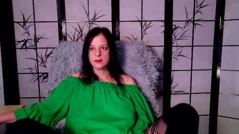 Snapshot of sweetlonglips_ chatting on 07-23-26, 07:39 JenJenny online show from 07-23-26, 07:39