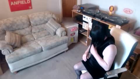 Snapshot of sweetlouise69 chatting on 11-27-25, 02:08 sweetlouise69 online show from 11-27-25, 02:08