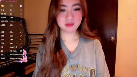 Zoe online show from 05-25-26, 03:01
